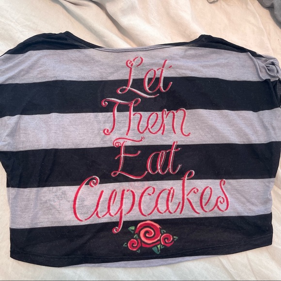 Betsey Johnson Skull Crop Top - Picture 4 of 4